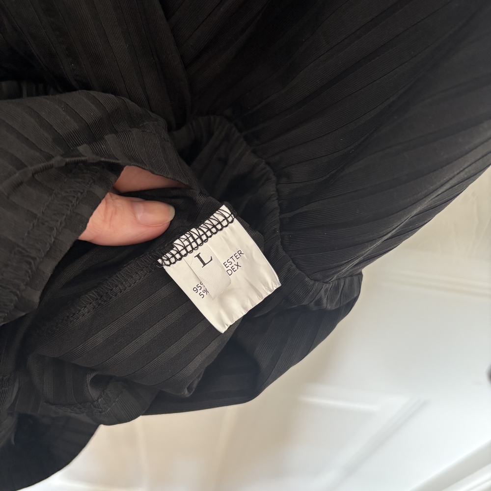 Zaful Black V-Neck Romper Size Large - Picture 5 of 5